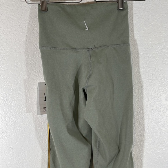Nike Yoga Leggings Women's Running Training 3/4 Length CU5360-073 NWT XS - Picture 7 of 14